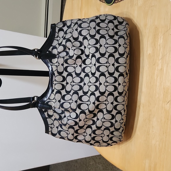 Vintage Coach Tote - Picture 3 of 8